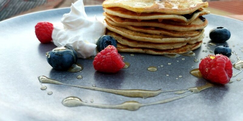 receta de panqueques con arándanod